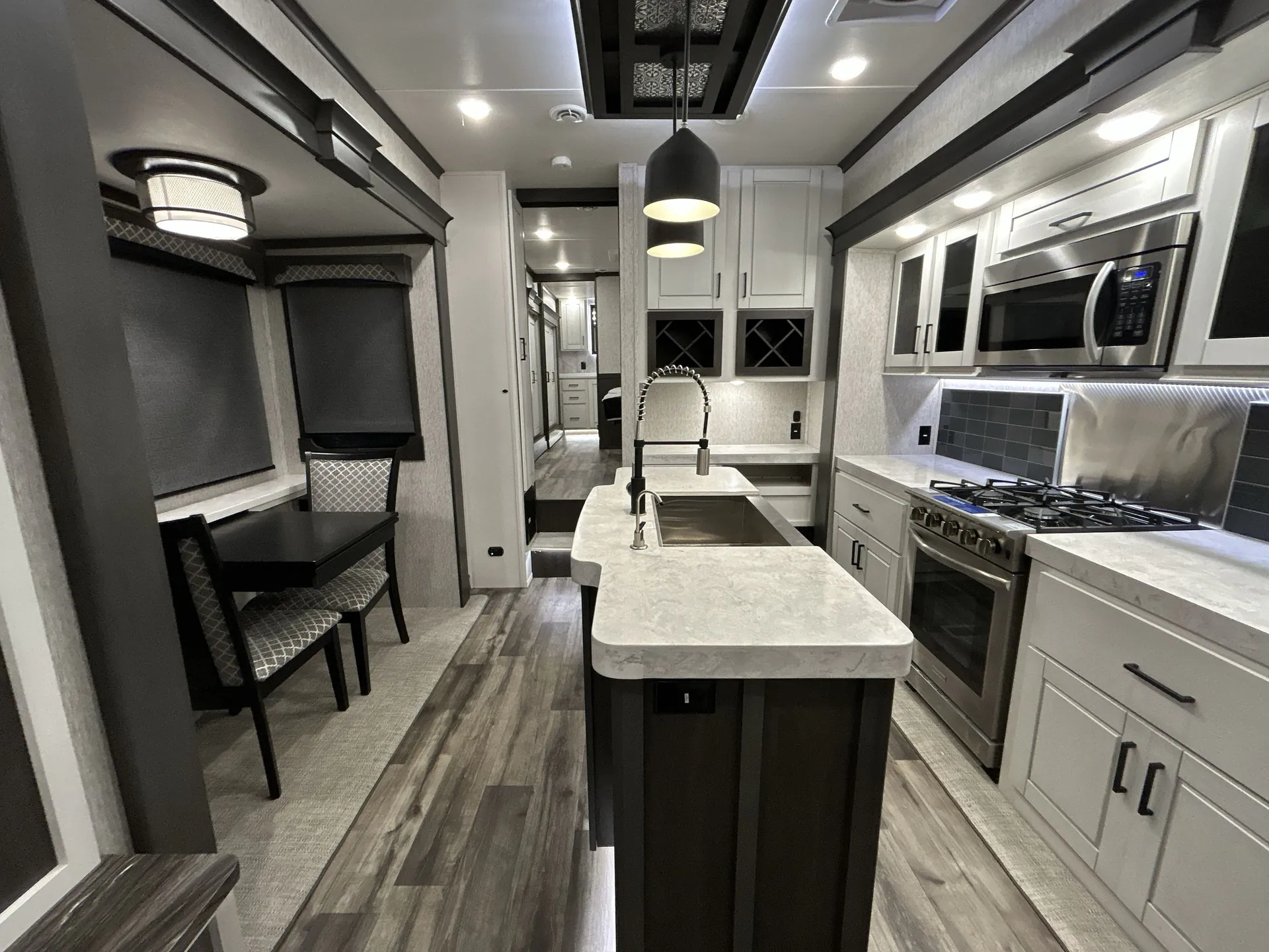 2024 CrossRoads Redwood RW4200FL
