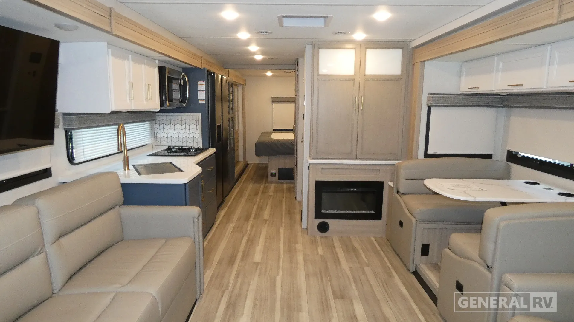 2027 Thor Motor Coach Luminate AA35 - Photo 3
