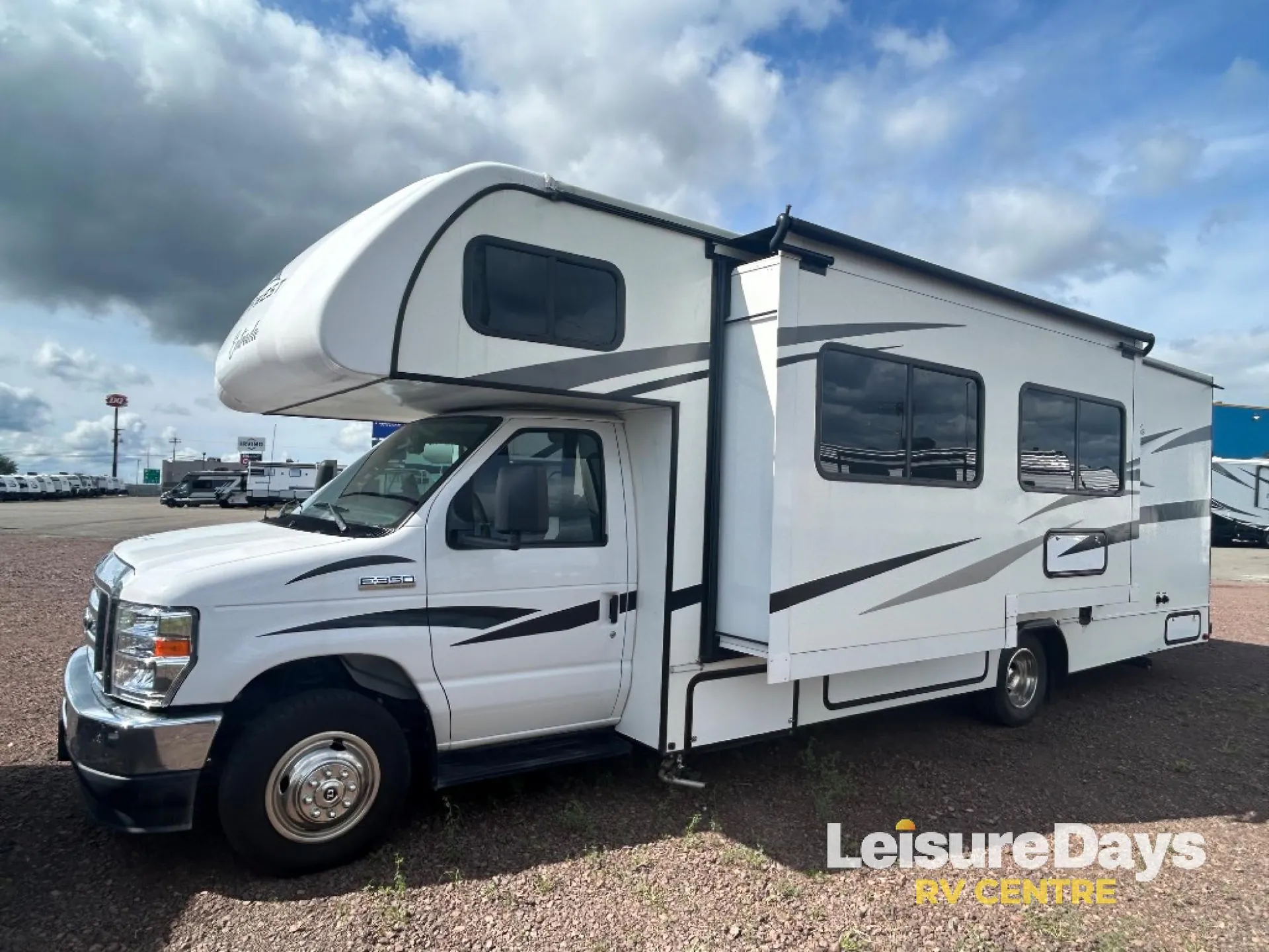 2022 East to West Entrada 2600DS - Photo 3