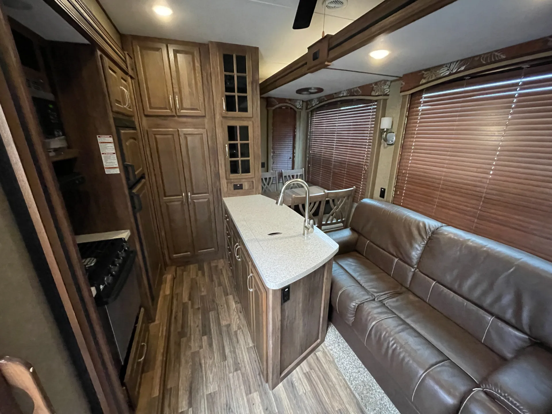 2017 Keystone Avalanche 361TG - Photo 2