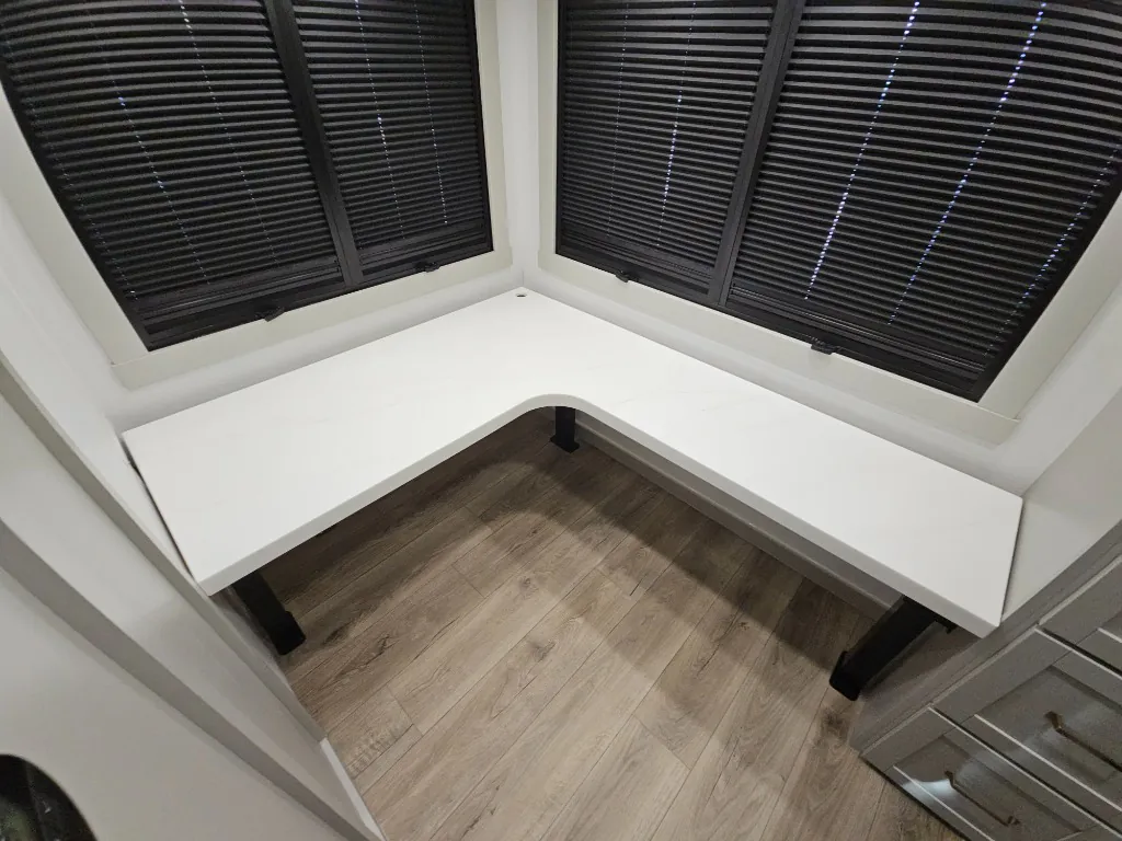 2026 Brinkley Model Z 3515, Dining area photo 5