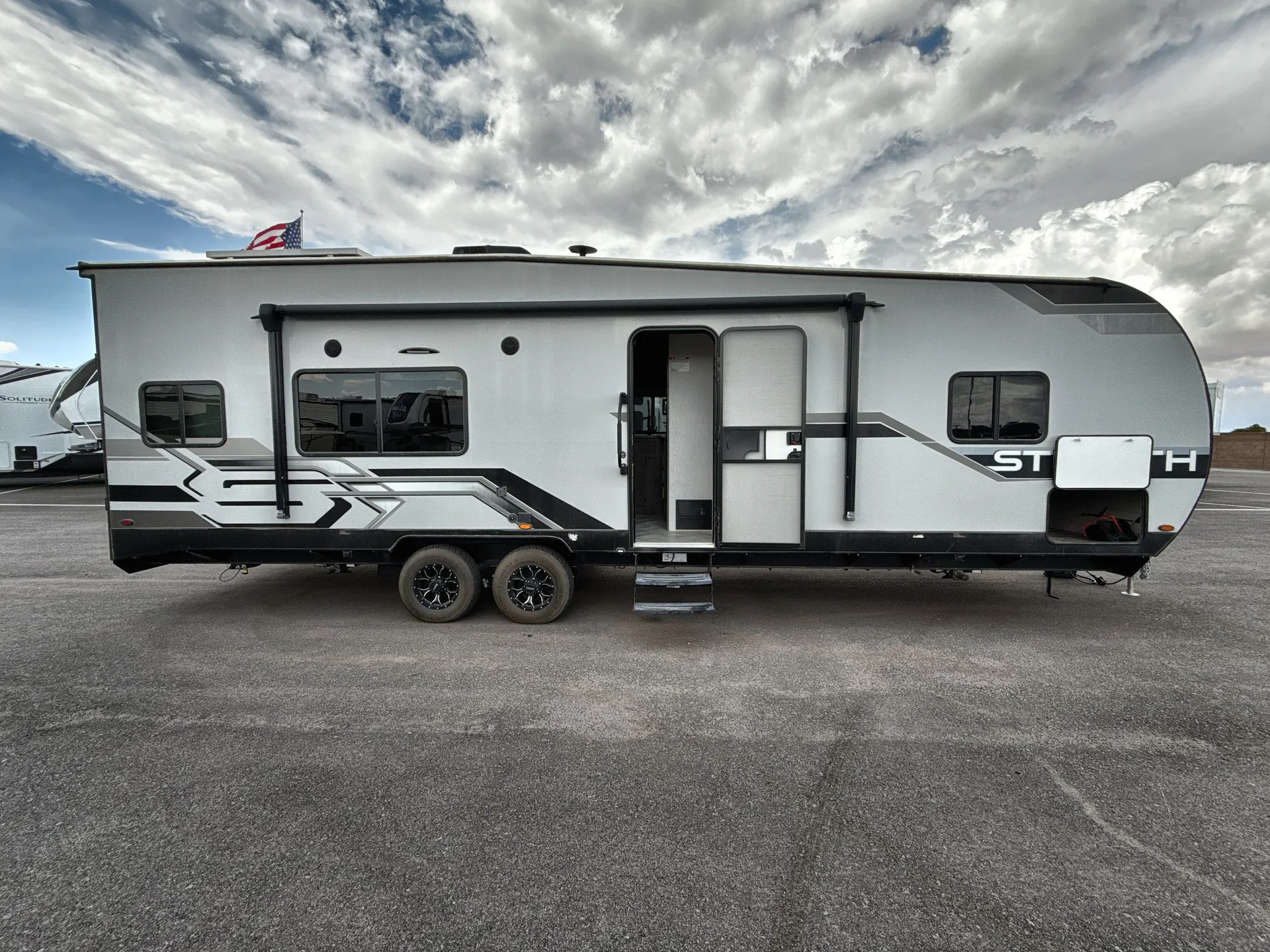 2022 Forest River Stealth FQ2715G — campside