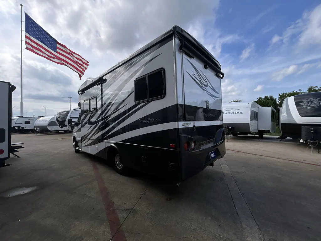 2017 Tiffin Wayfarer 24 QW, Photos photo 6