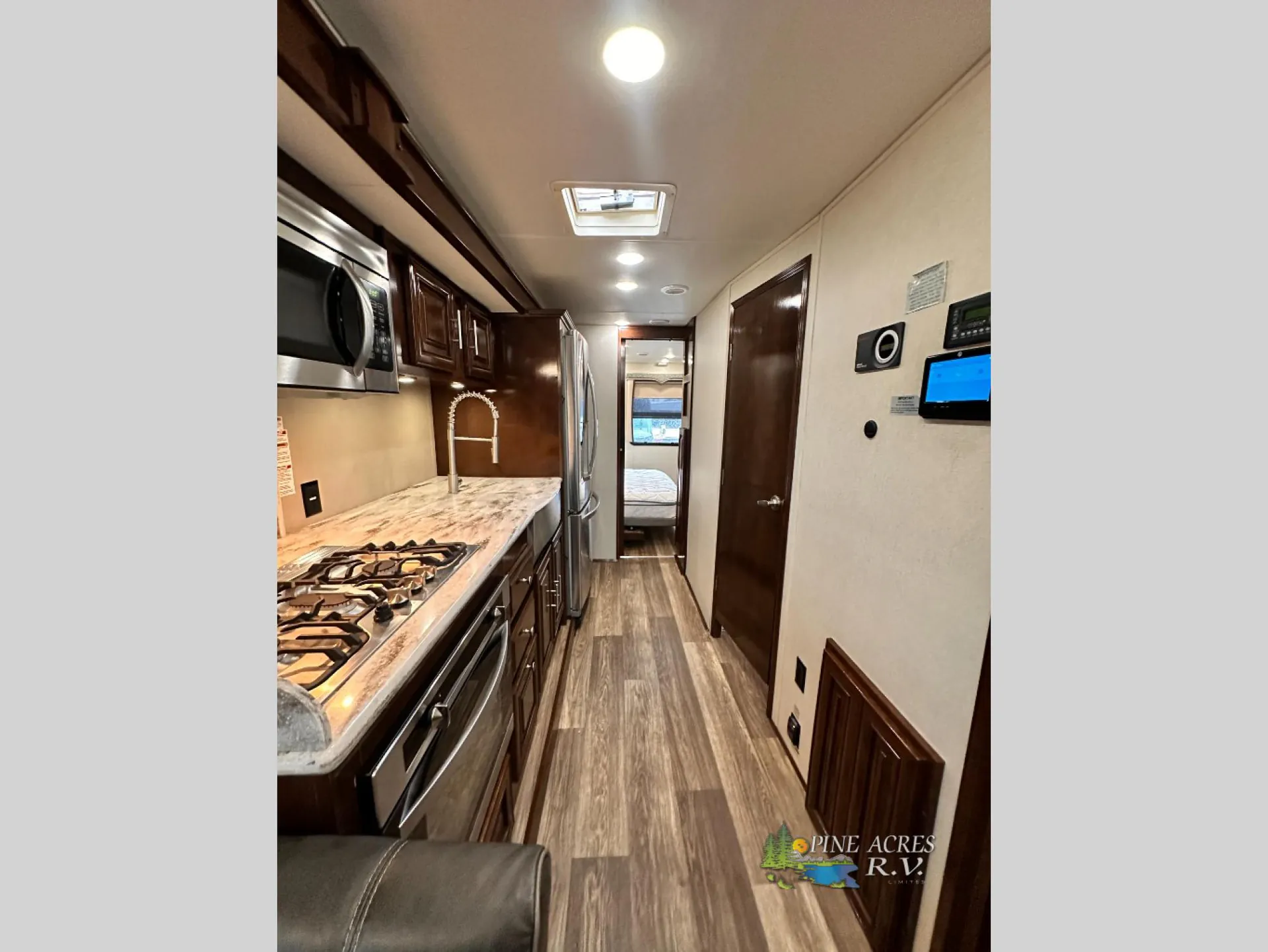 2018 Forest River Georgetown 7 Series GT7 34P7 — Photo 6