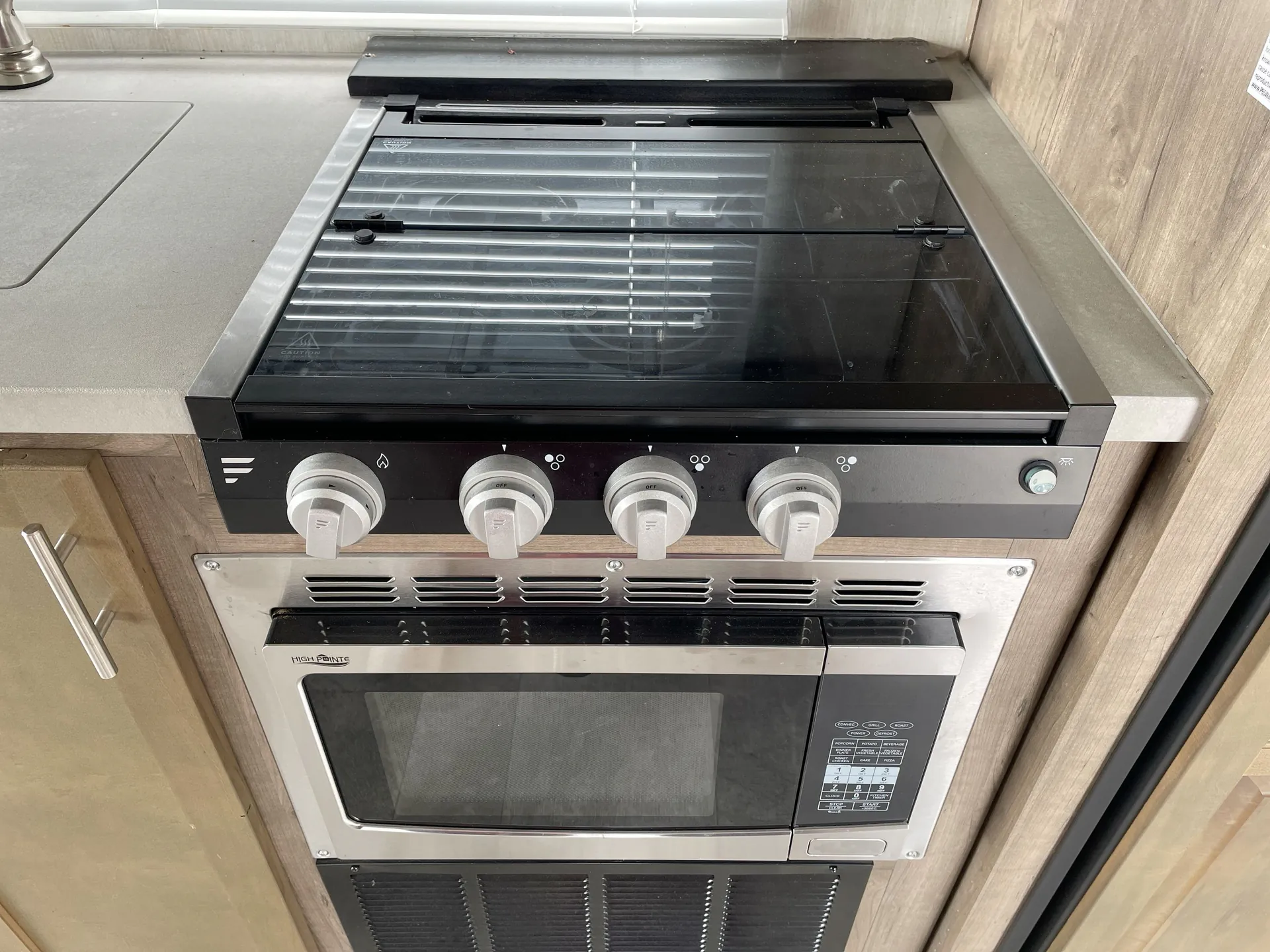 2019 Forest River Vengeance Rogue 25V — stove oven