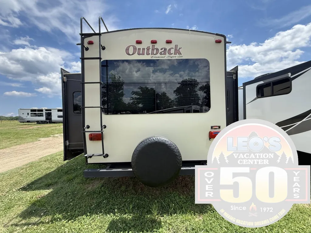 2016 Keystone Outback 298RE, Photos photo 6