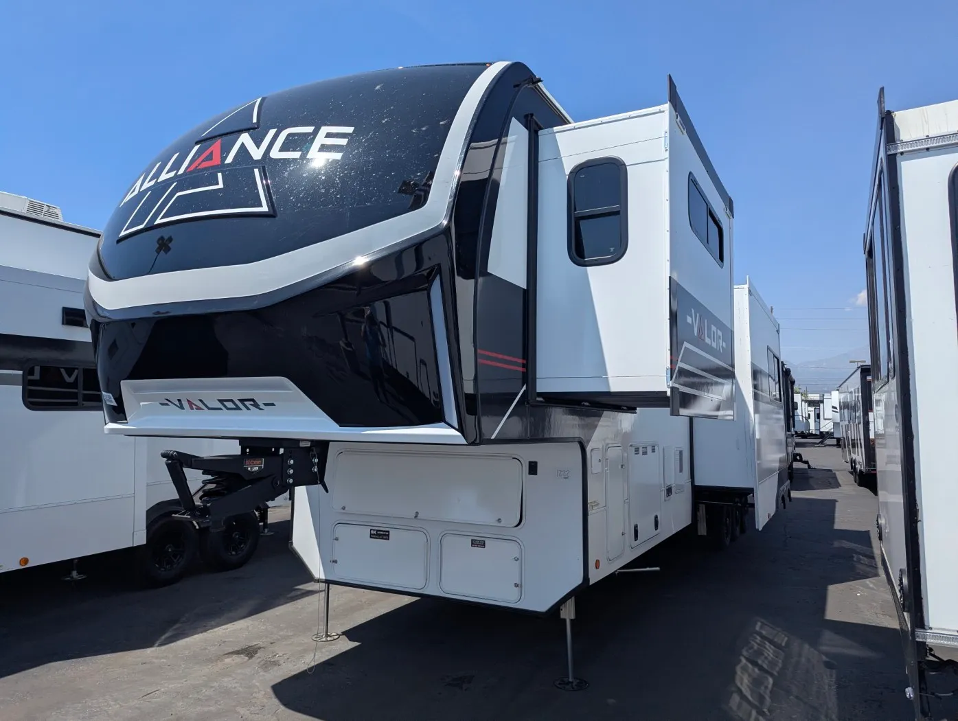 2026 Alliance RV Valor 42V14 - Photo 4