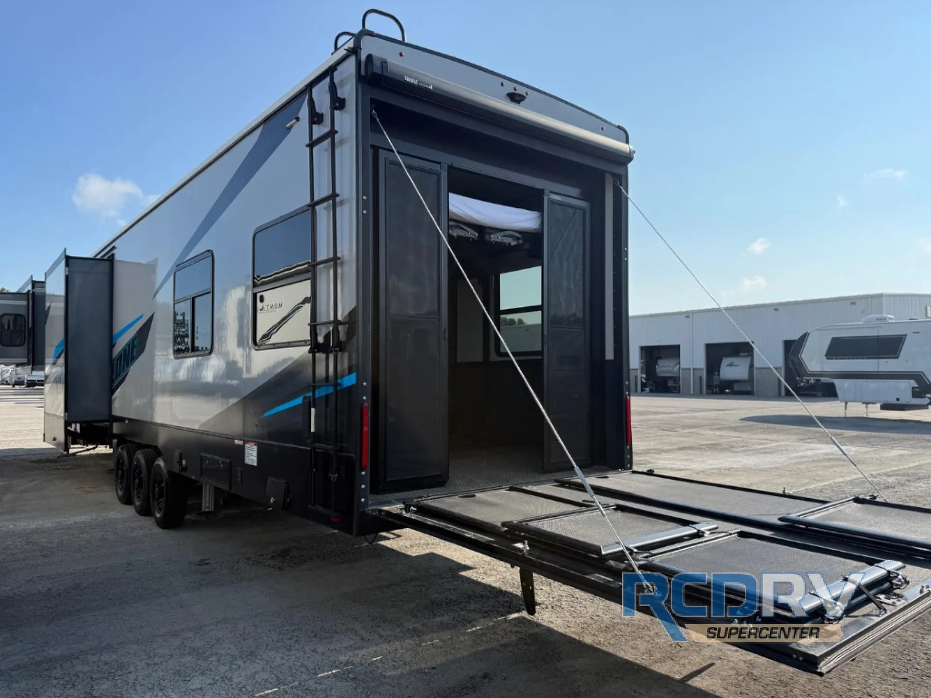 2025 Heartland Cyclone 4118 - Photo 2
