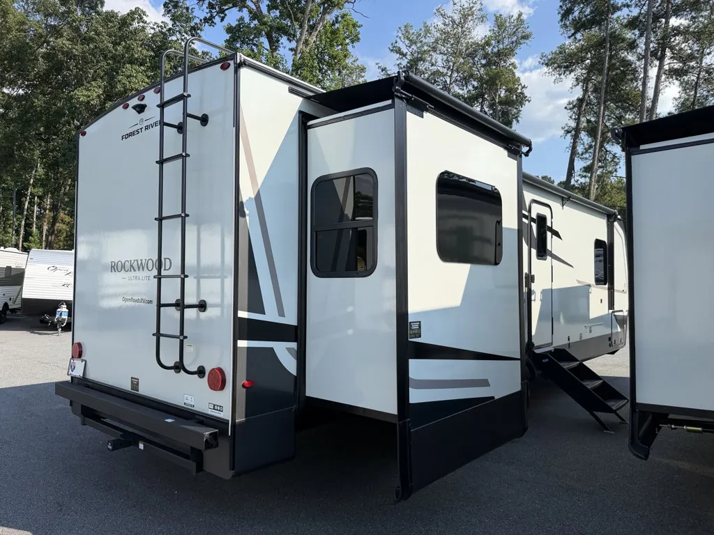 2027 Forest River Rockwood Ultra Lite 2921RL — Photo 5