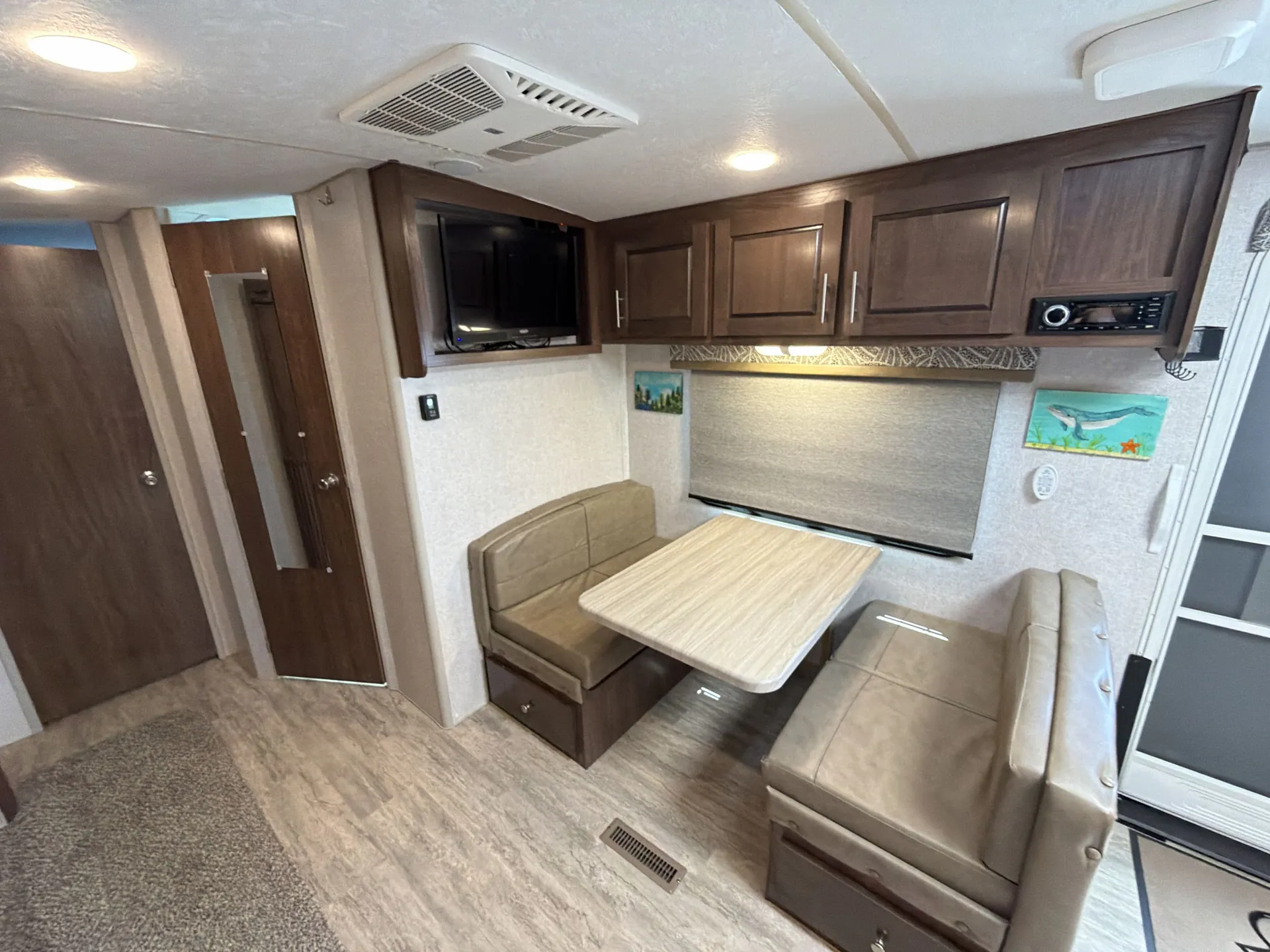 2023 Northwood Arctic Fox North Fork 25W — living area main