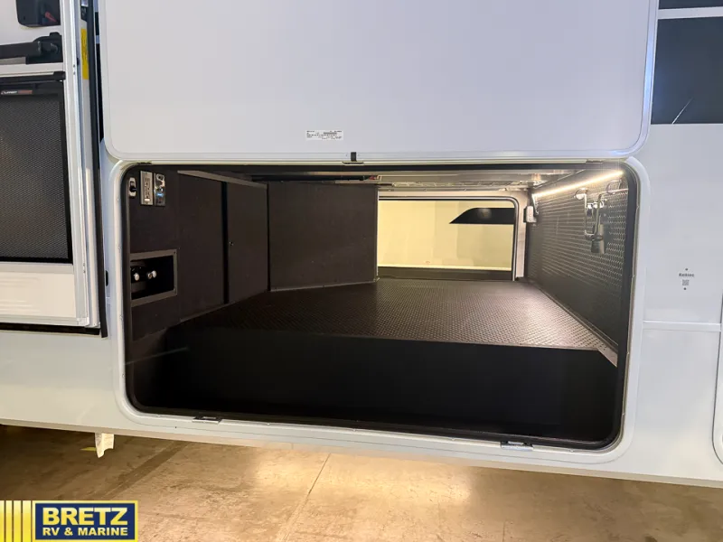 2026 Brinkley Model Z 3100 - Photo 3