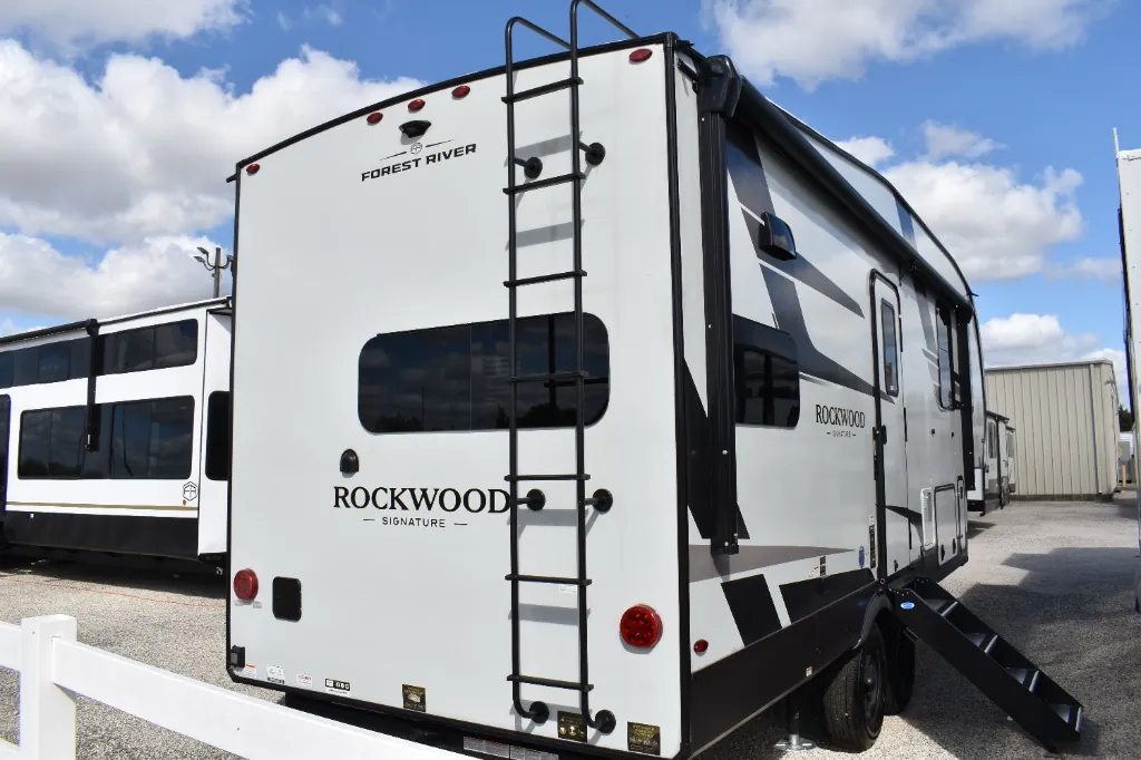 2026 Forest River Rockwood Signature R281RK - Photo 3