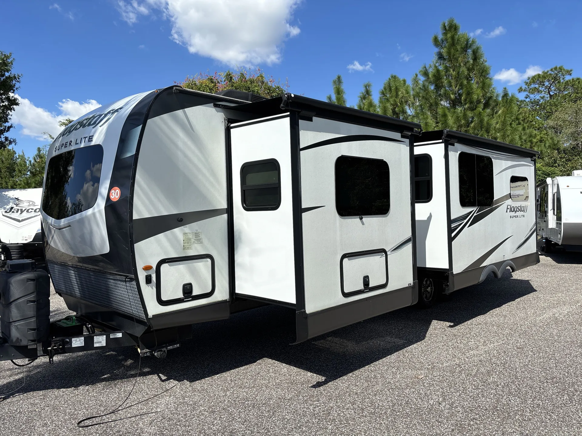 2022 Forest River Flagstaff Super Lite 29RBS — campside