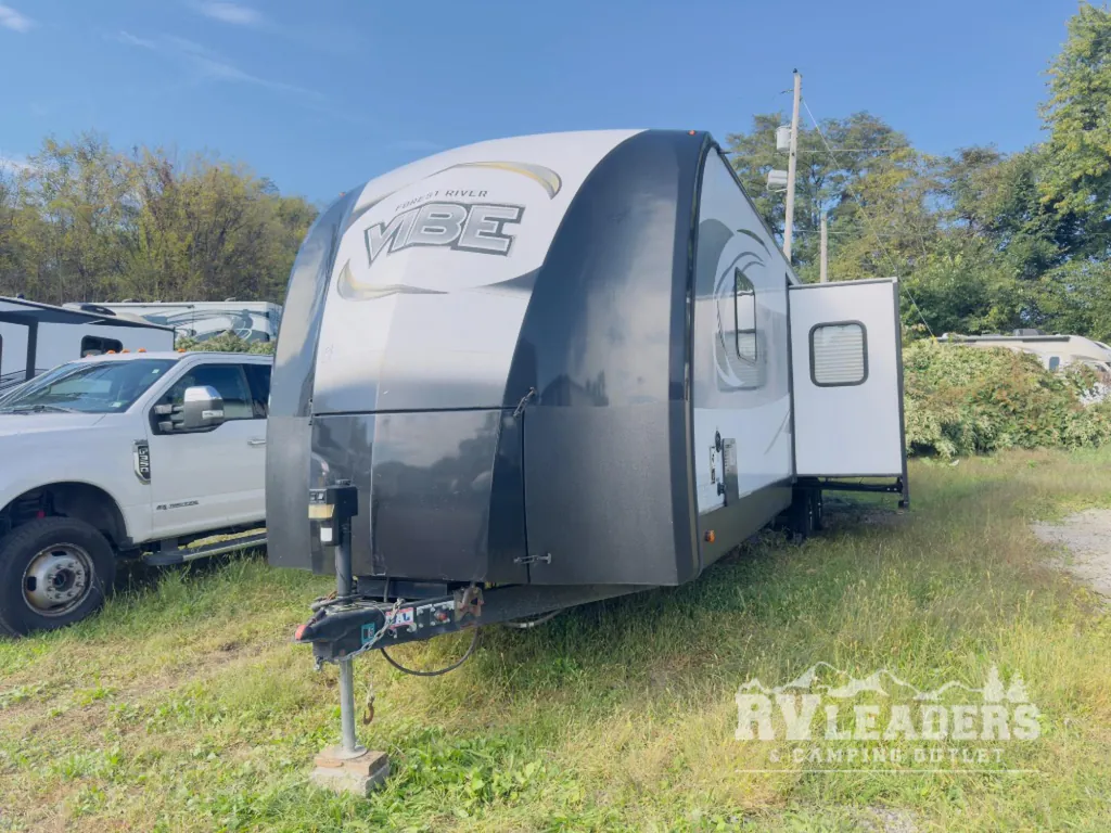 2017 Forest River Vibe 313BHS, Photos photo 4