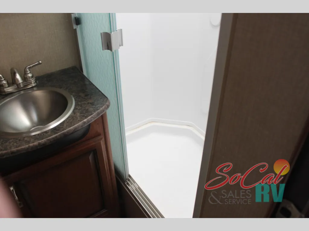 2018 Fleetwood Flair 31A, Photos photo 31