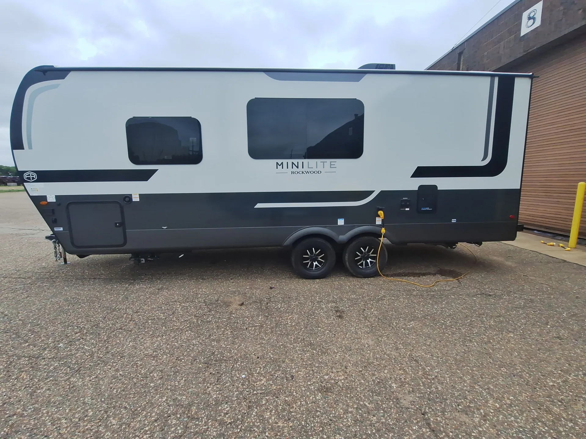 2027 Forest River Rockwood Mini Lite 2524FBT — off campside