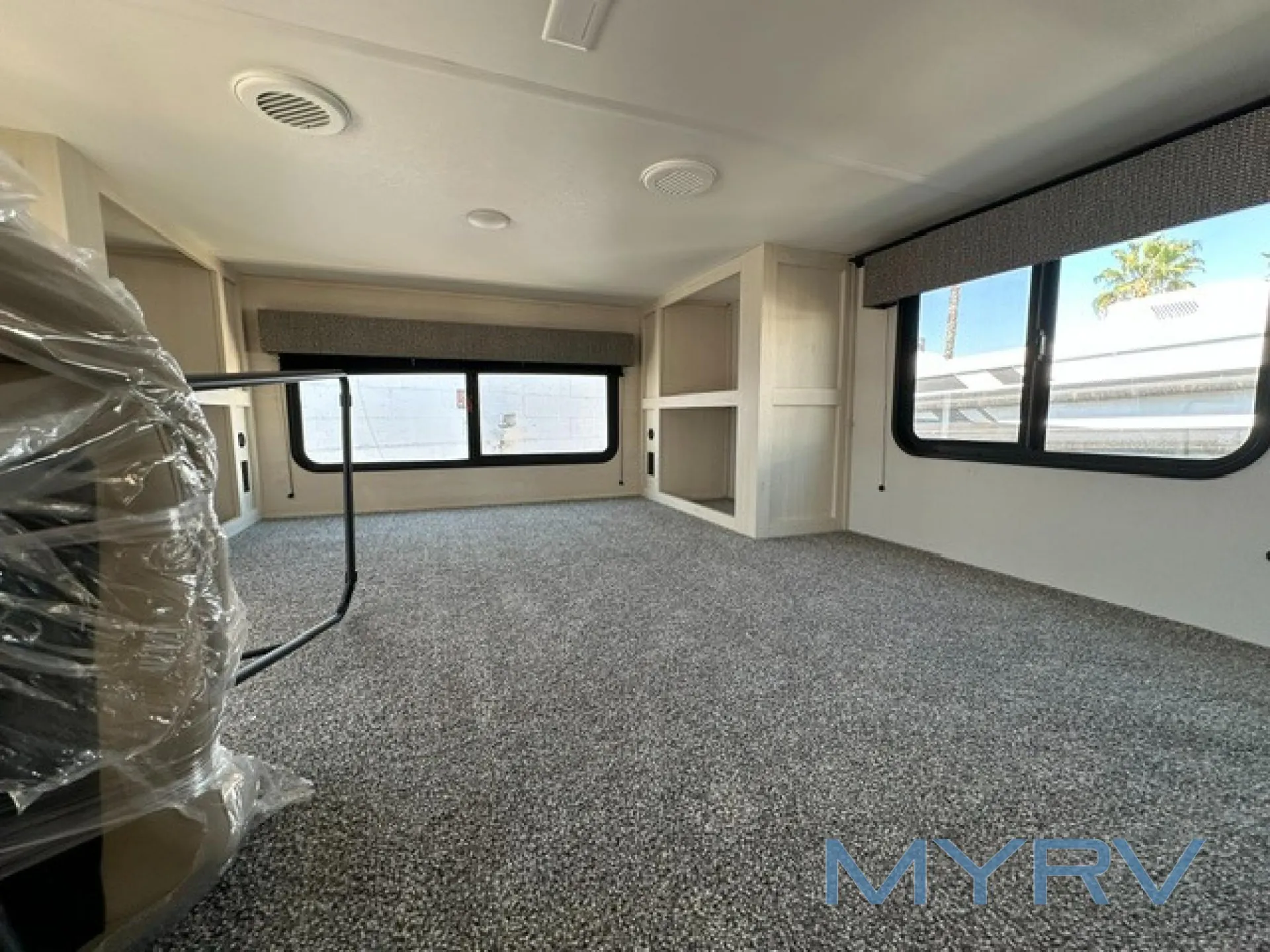 2027 Forest River Sabre 36FLX — Photo 7