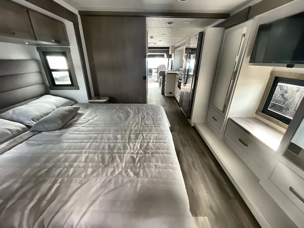 2027 Entegra Coach Vision XL 36C, Photos photo 23
