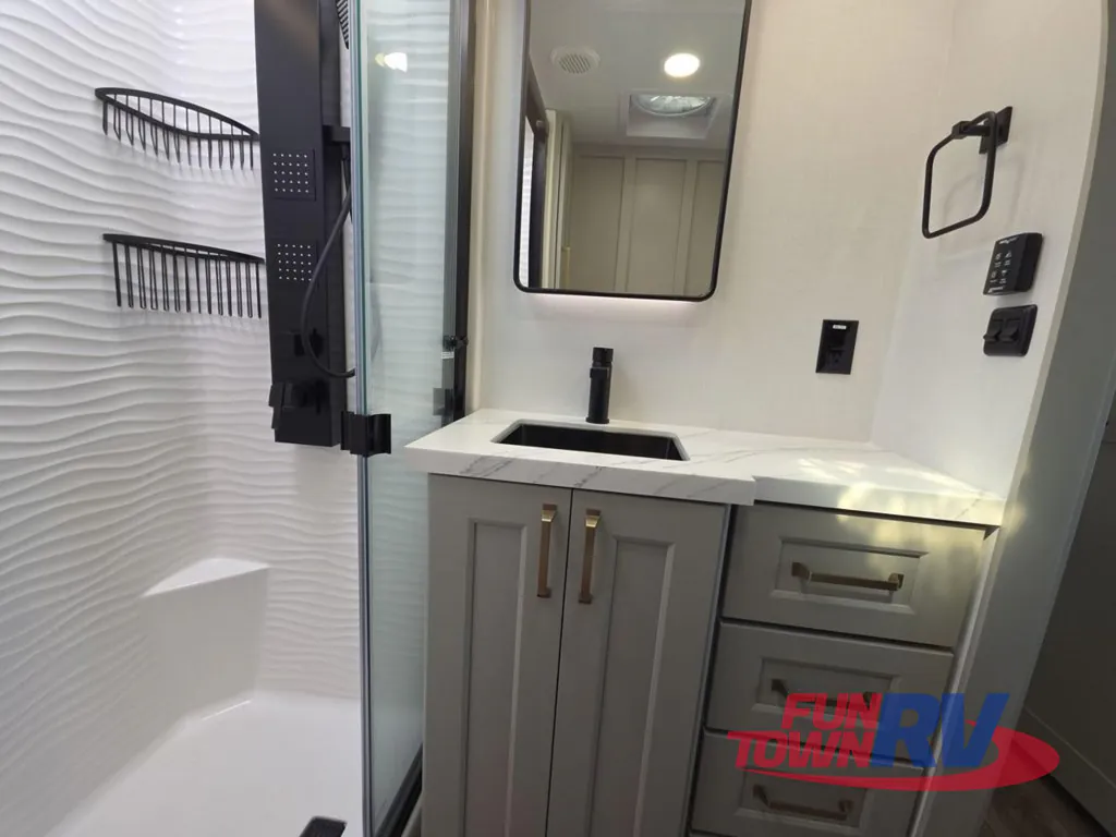 2026 Brinkley Model G 3950, Photos photo 31