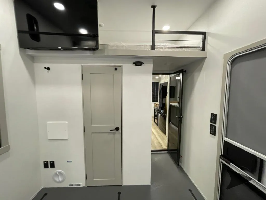 2027 Brinkley Model G 3970, Photos photo 42
