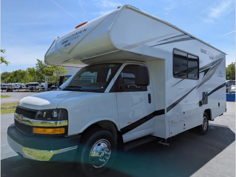 2026 Coachmen Freelander 21QSS CHEVY 3500 - Photo 2