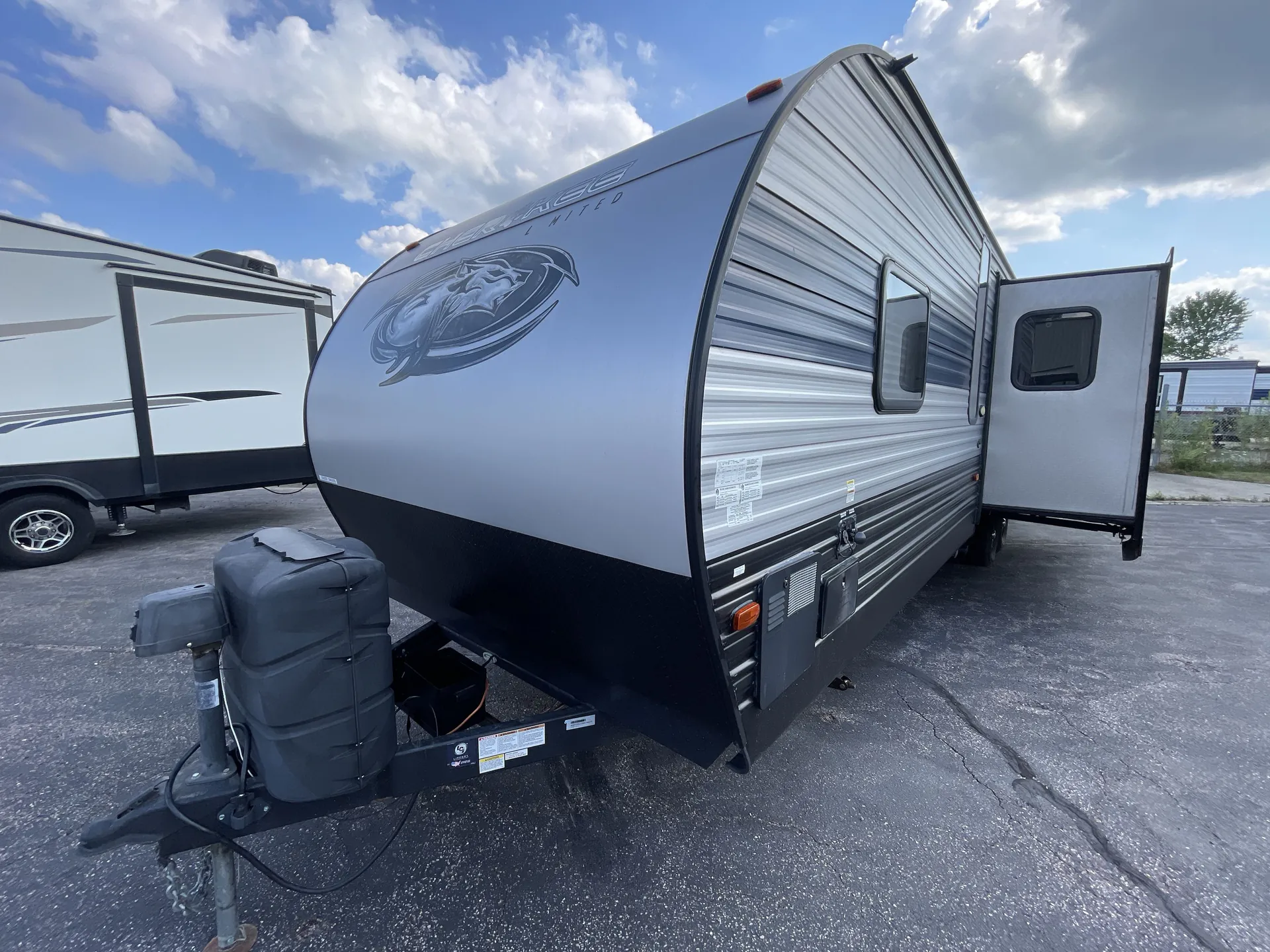 2021 Forest River Cherokee 294GEBG — off campside