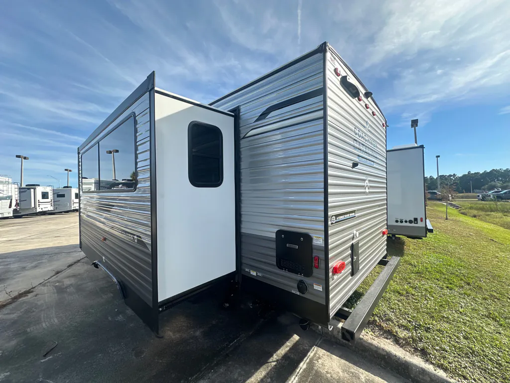 2026 Coachmen Catalina Legacy Edition 243RBS, Photos photo 3