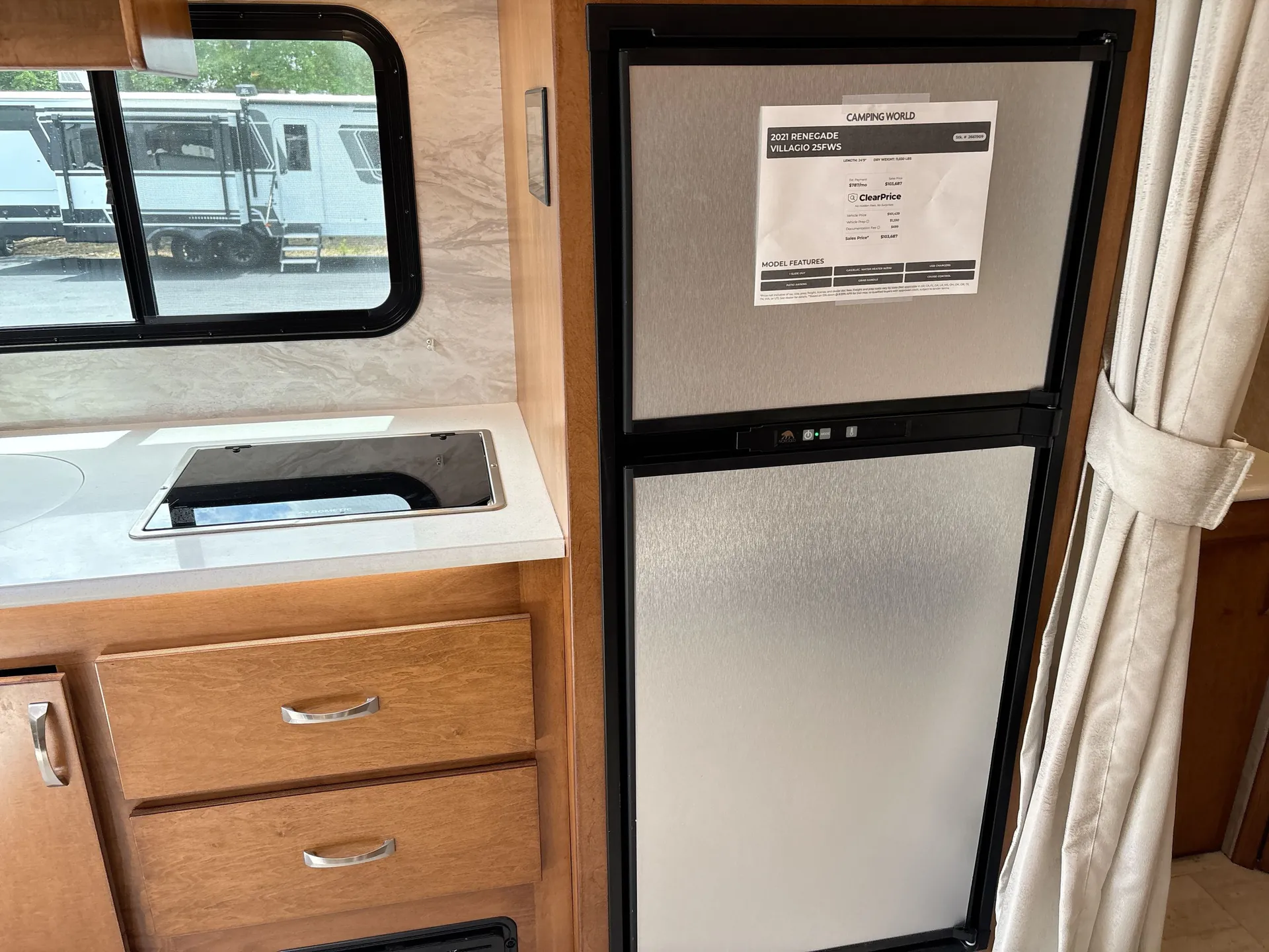 2021 Renegade RV Villagio 25FWS dealer photo 8 from Camping World