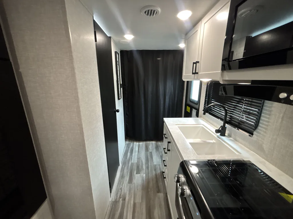 2025 Jayco Jay Flight SLX 210QB, Photos photo 3