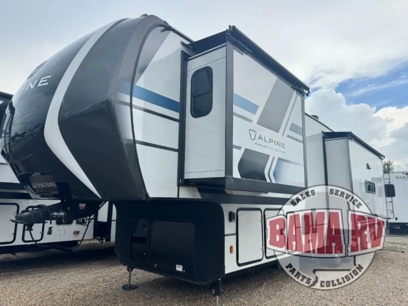 2026 Keystone Alpine Avalanche Edition 321RL - Photo 3