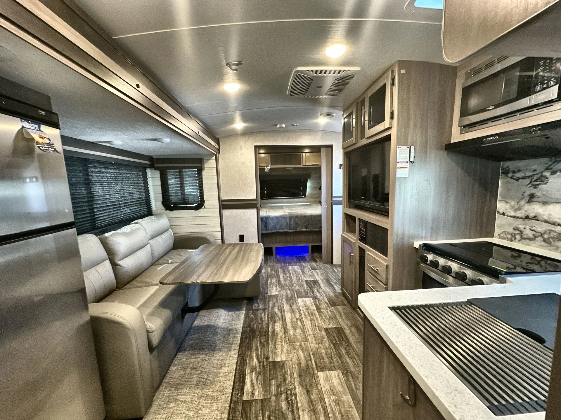 2022 CrossRoads Sunset Trail Super Lite SS222RB — living area main