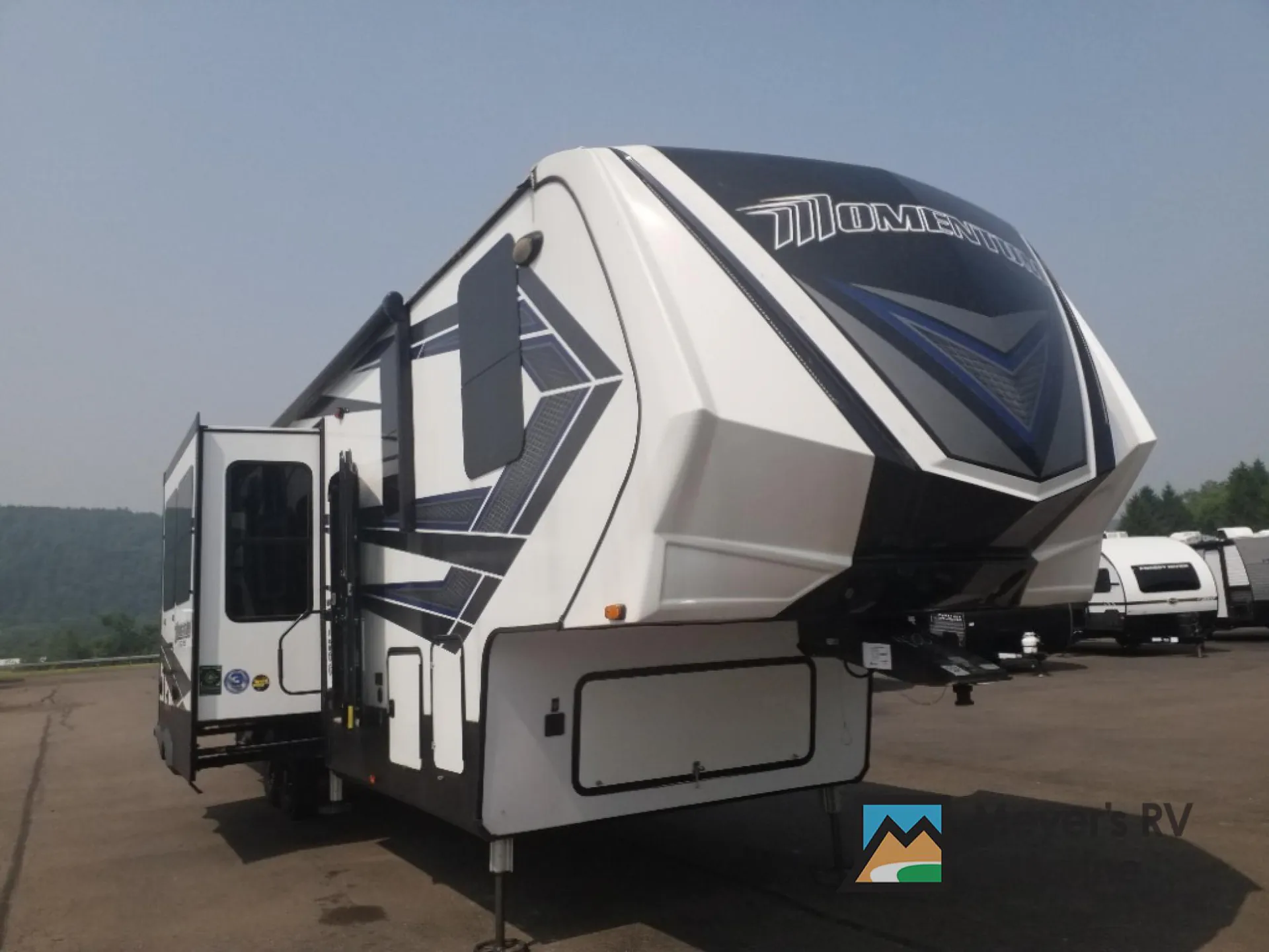 2020 Grand Design Momentum 351M - Photo 2