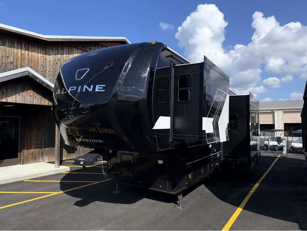 2026 Keystone Alpine Avalanche Edition 366LS - Photo 3