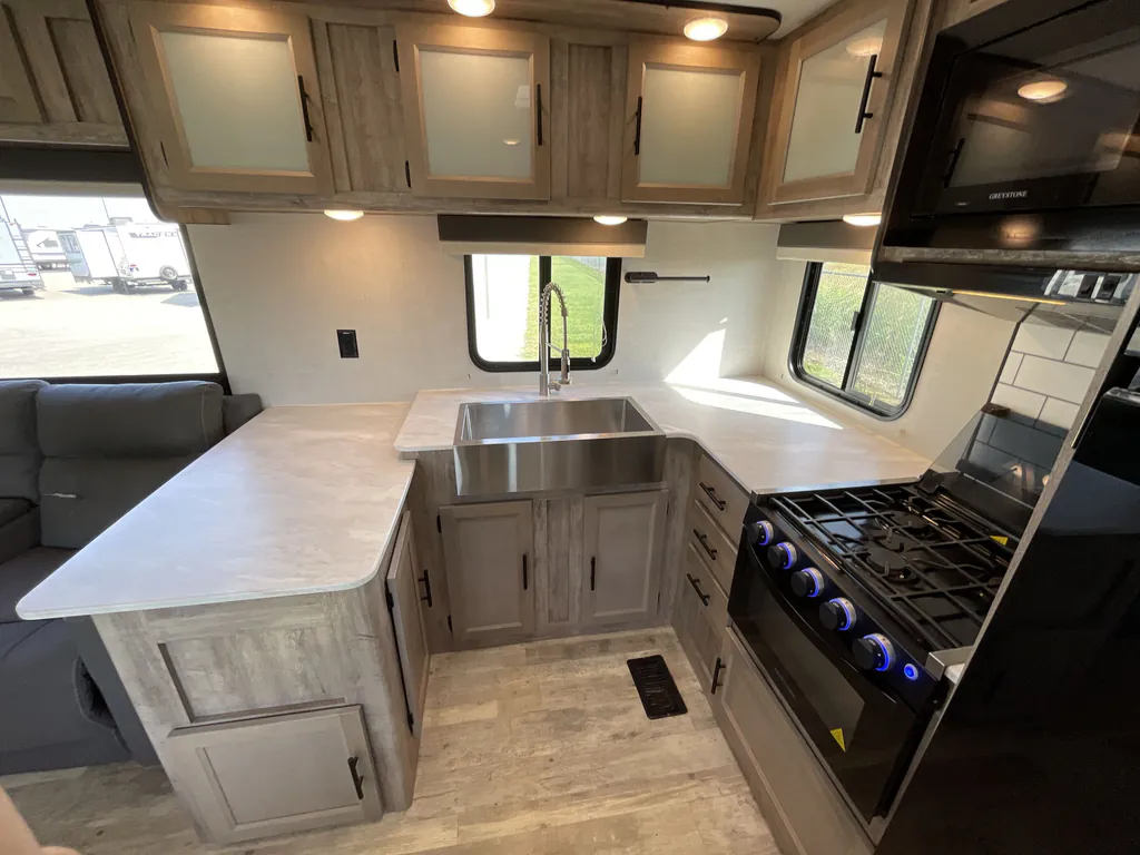 2023 Gulf Stream Conquest 295SBW, Photos photo 13