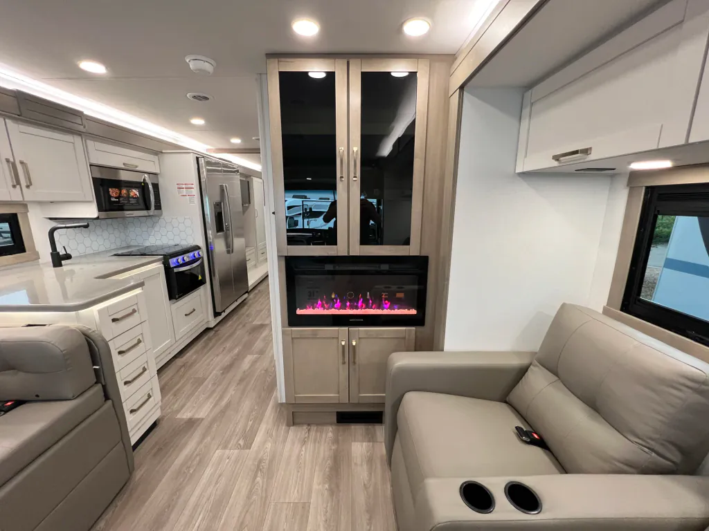 2027 Entegra Coach Vision XL 36C, Photos photo 16