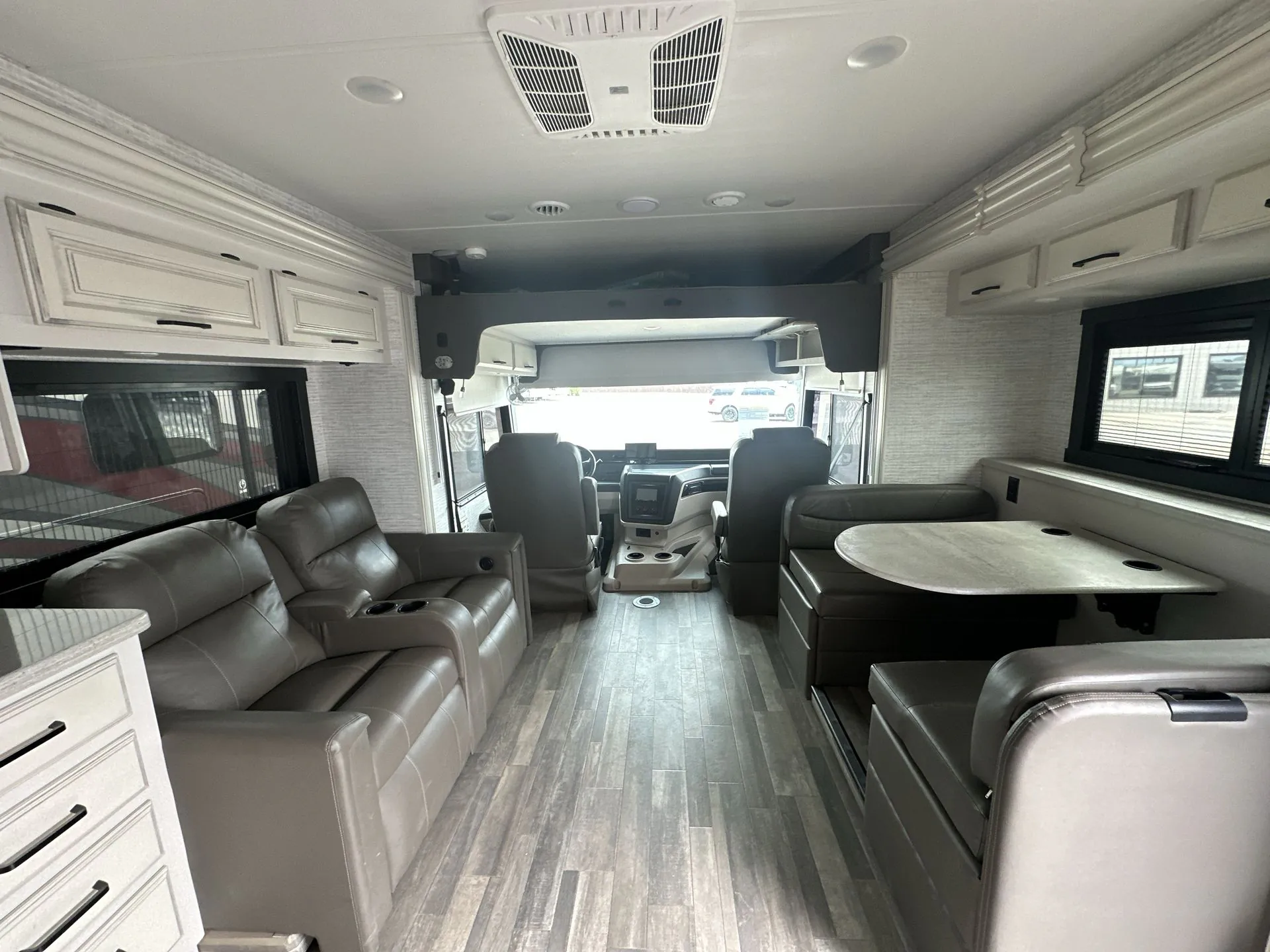 2024 Entegra Coach Vision XL 31UL - Photo 4