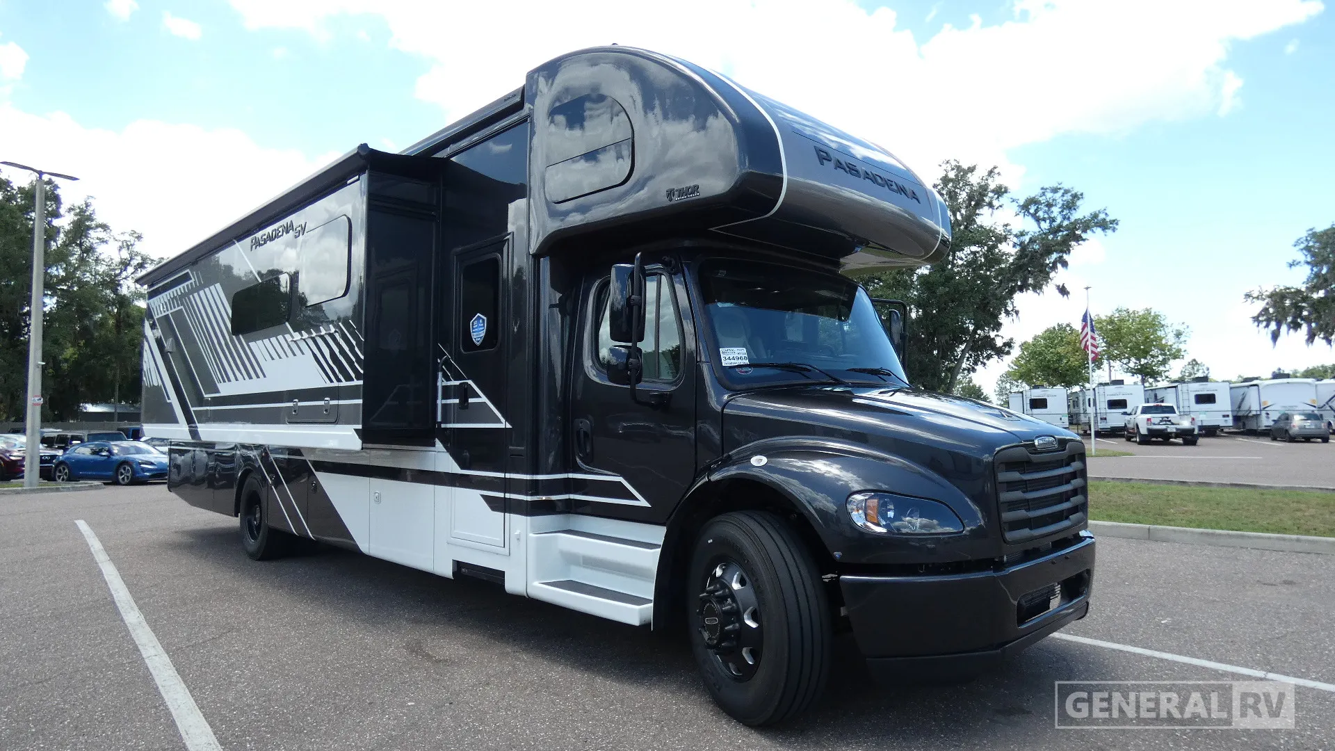 2026 Thor Motor Coach Pasadena SV 38DX - Photo 2