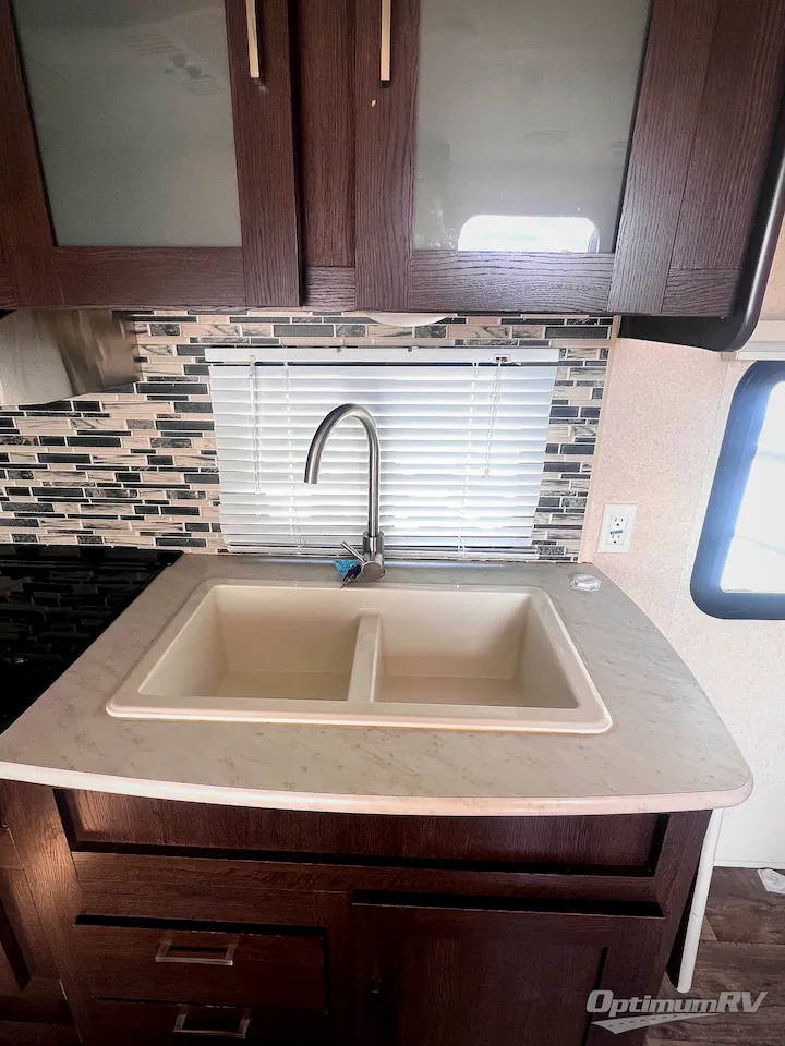 2019 Forest River Wildwood X-Lite 201BHXL — Photo 7