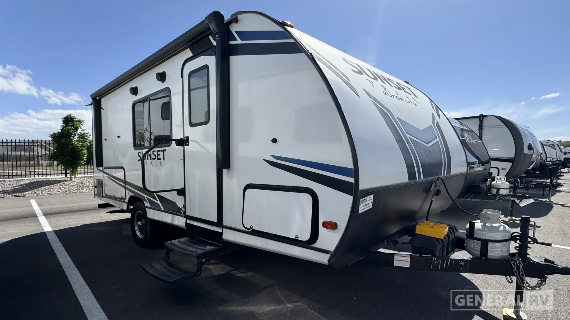 2021 Crossroads RV Sunset Trail Super Lite 186BH - Photo 2