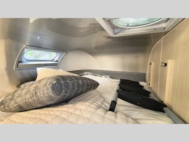 2026 Airstream Flying Cloud 30FB Bunk - Photo 3