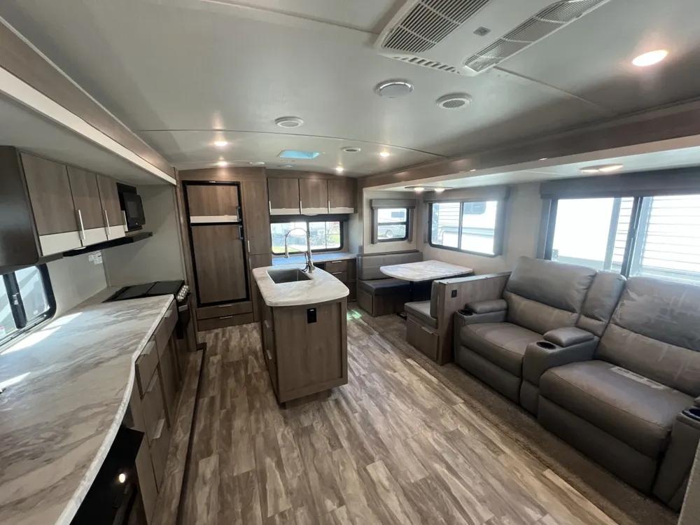 2021 - Photo 2