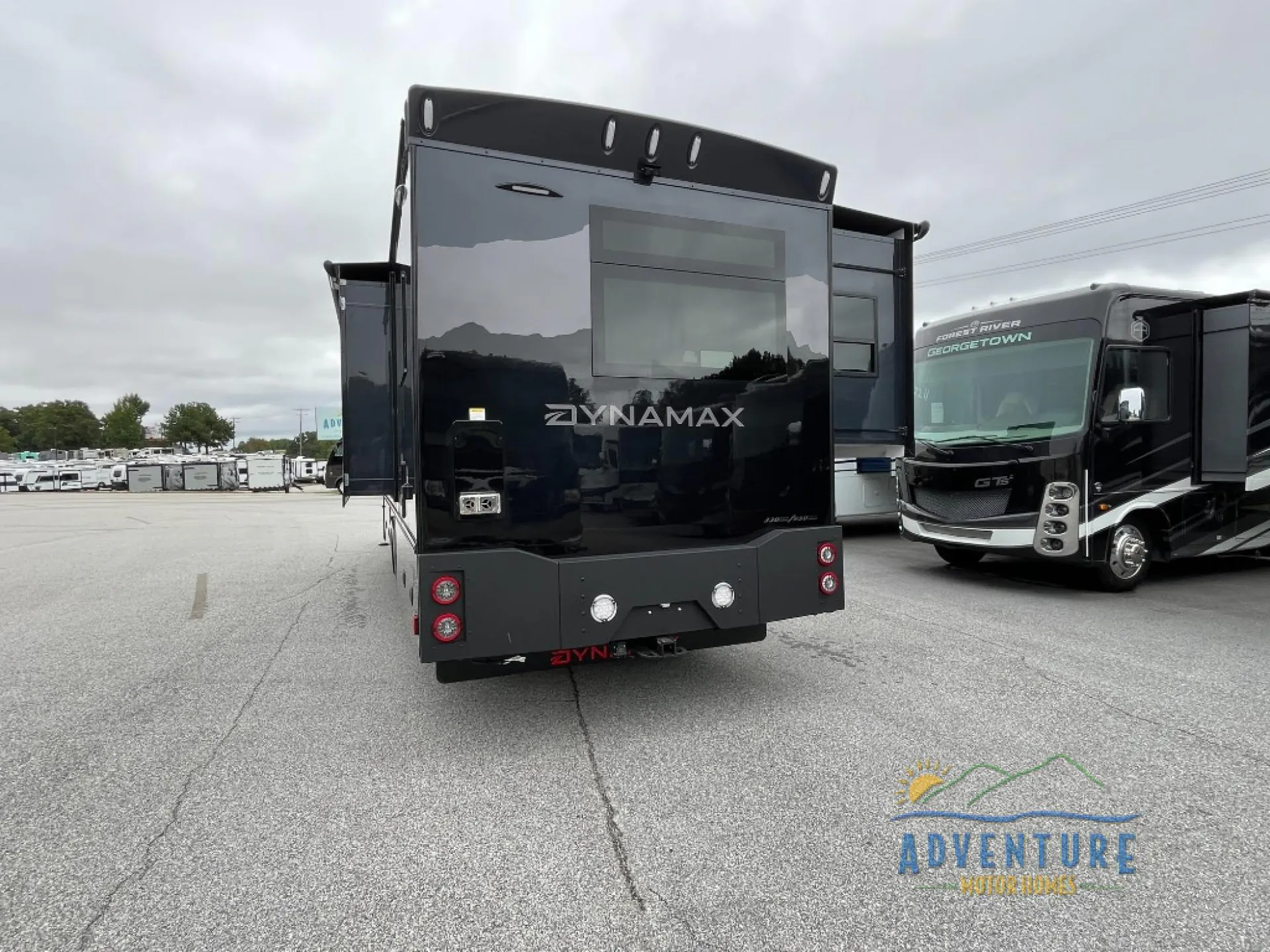 2027 Dynamax Corp Isata 6 Series 32KS - Photo 4
