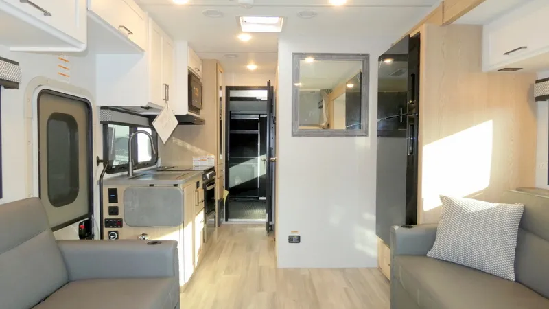 2026 Thor Motor Coach Outlaw 29J - Photo 3