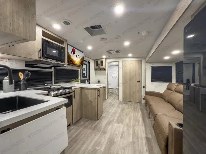 2027 Grand Design Imagine 2810BH - Photo 4