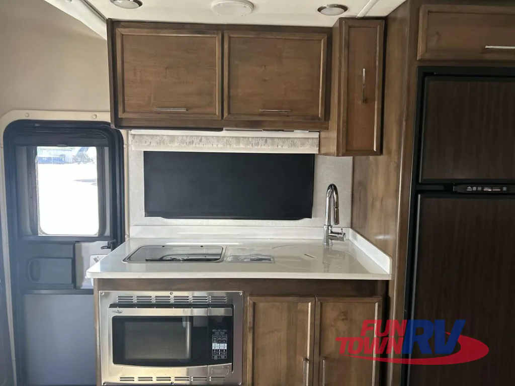 2018 Tiffin Wayfarer 24 QW, Photos photo 12