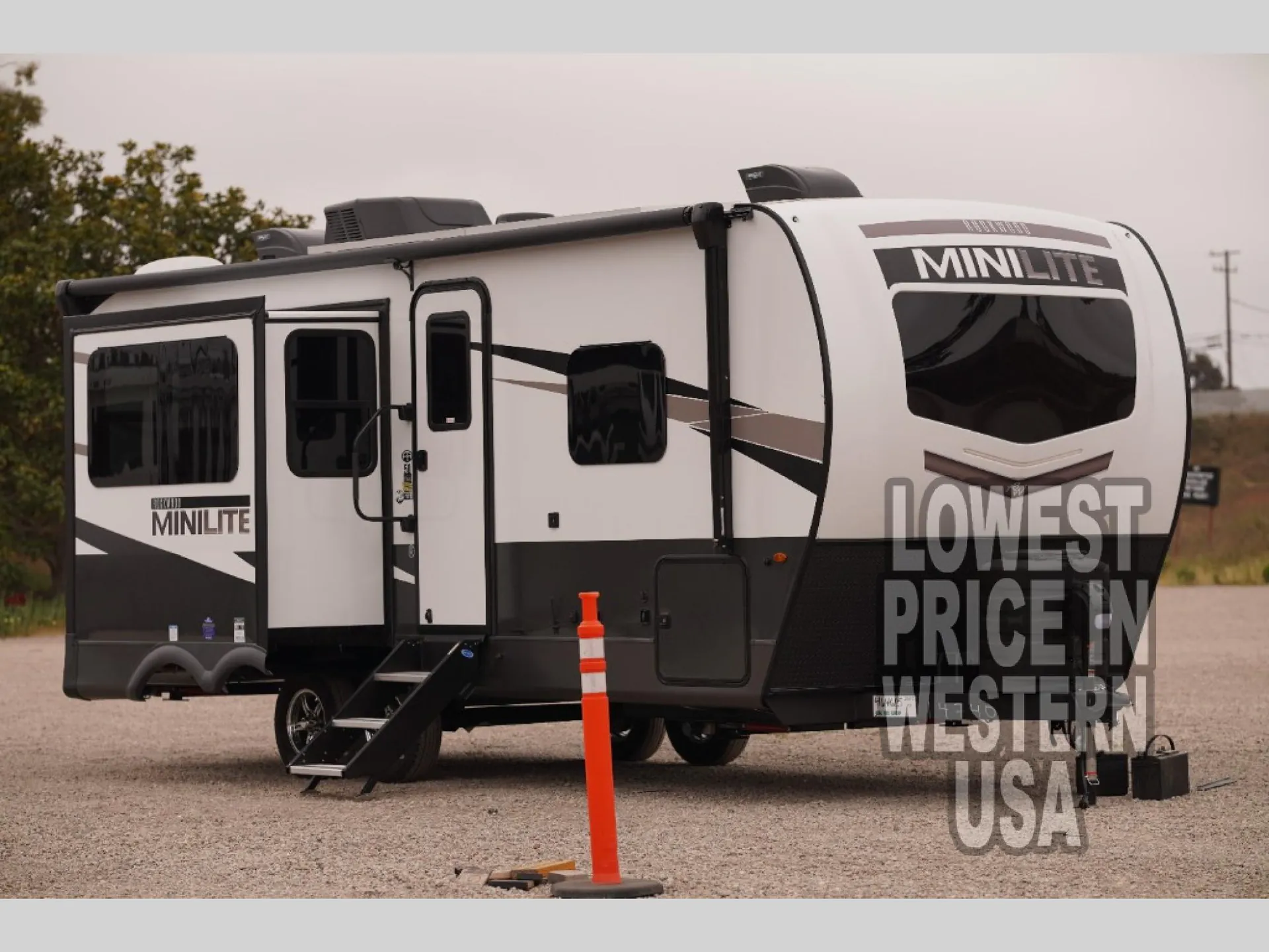 2025 Forest River Rockwood Mini Lite 2518S - Photo 4