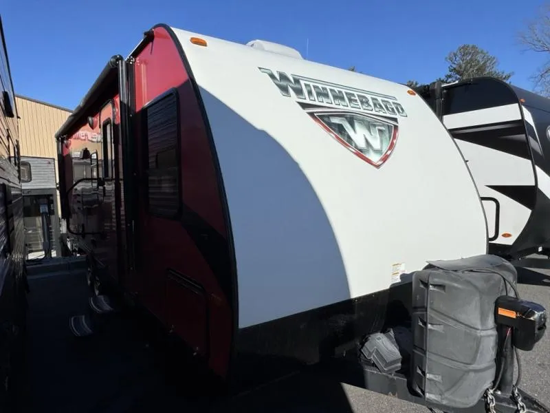 2017 Winnebago Minnie 2201 DS - Main photo