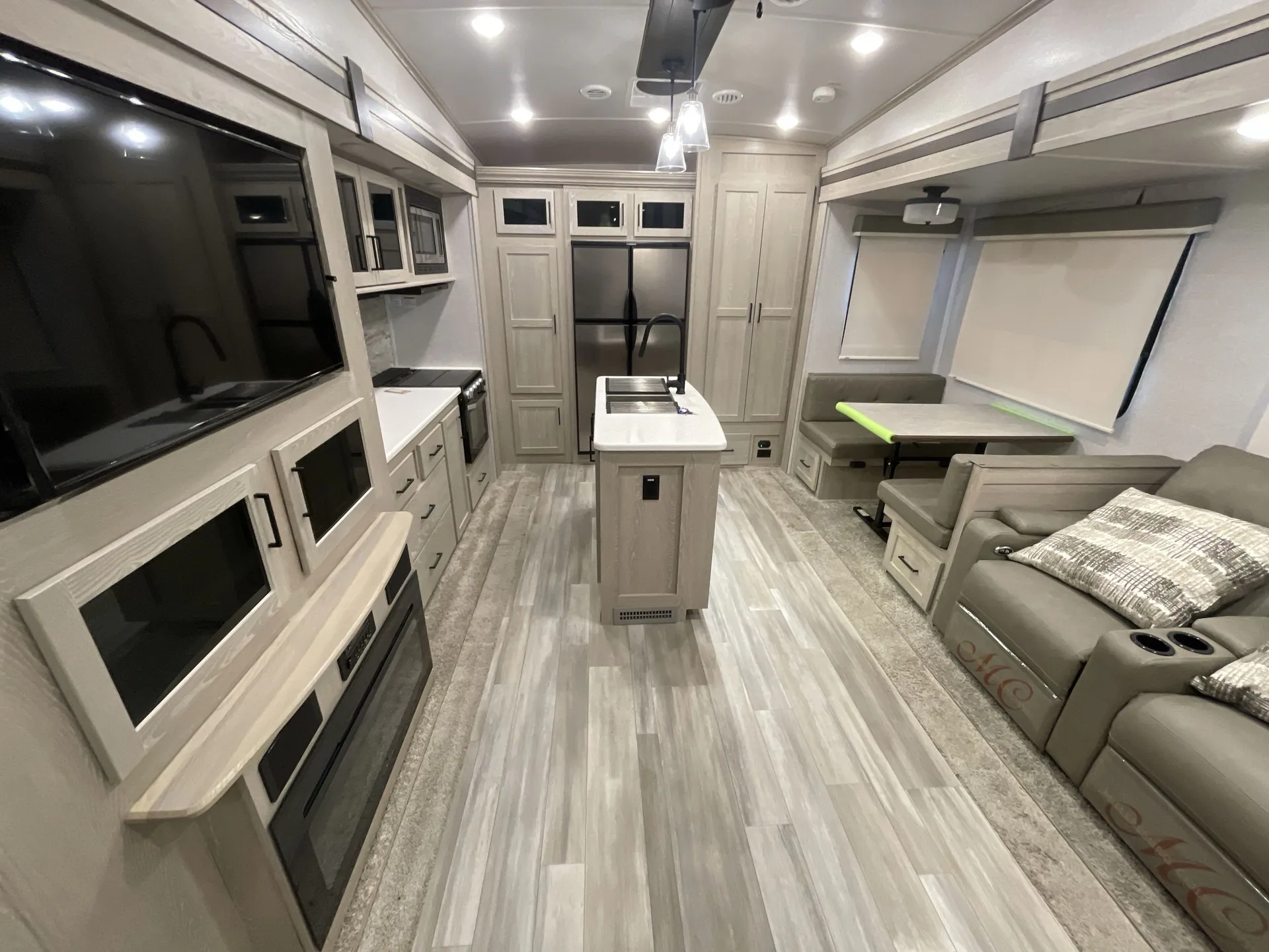 2021 Forest River Rockwood Ultra Lite 2882S — living area main