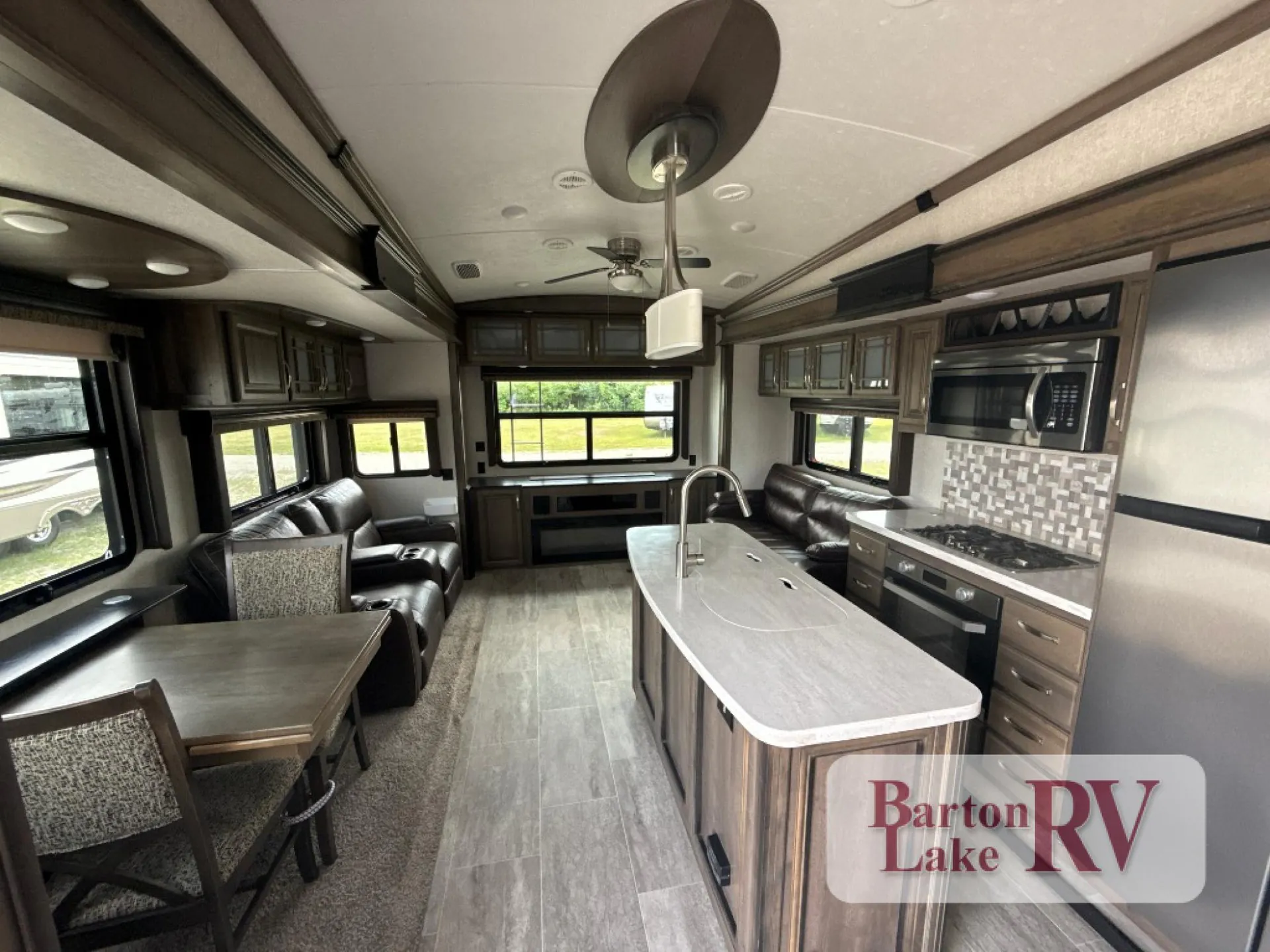 2018 Keystone Montana 3130RE - Photo 4