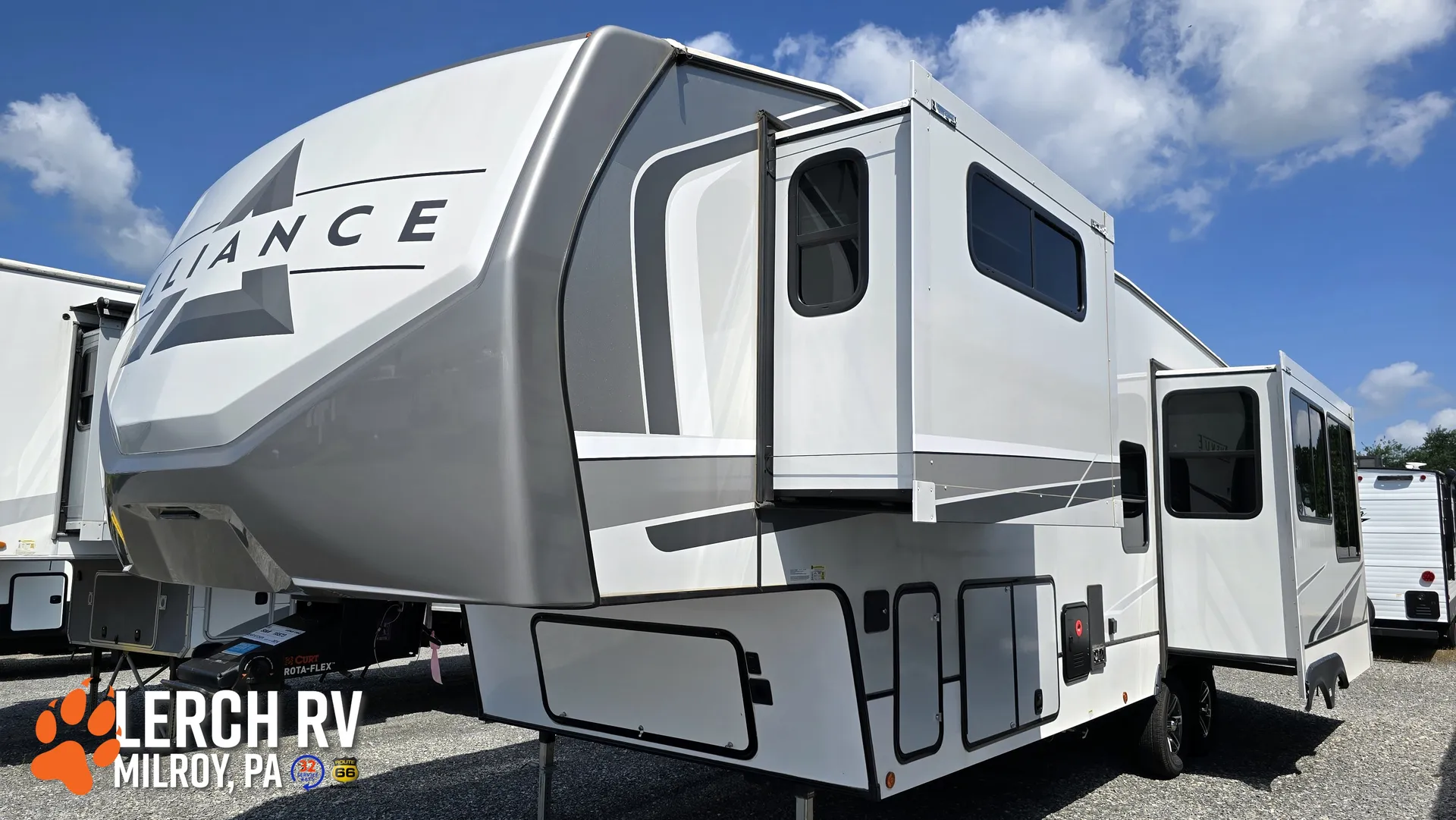 2024 Alliance RV Avenue 33RKS - Photo 3